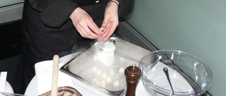 Come in my world - soirée de lancement meringue à l’azote liquide traiteur cuisine moléculaire