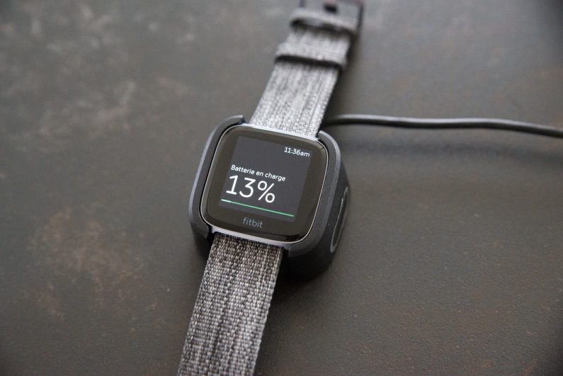 Test montre connectée Fitbit versa whitings steel HR