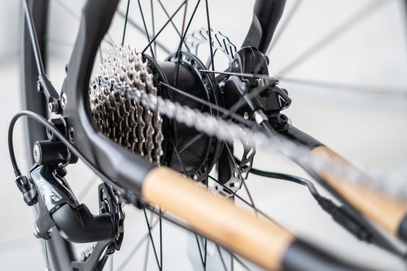 Cyclik relief le vélo électrique connecté en bambou made in France
